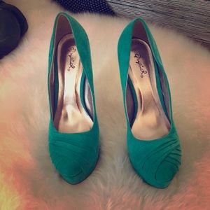 Size 7 Turquoise Heels