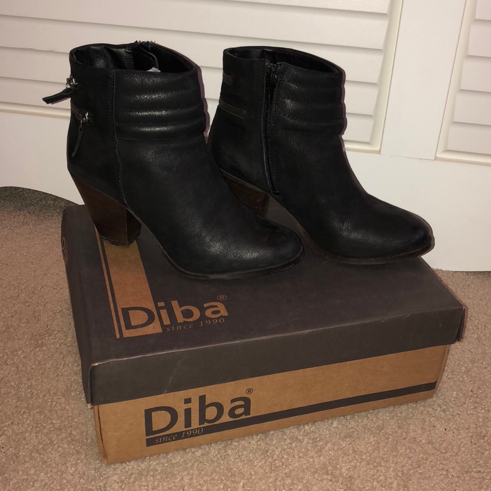 Leather ankle booties