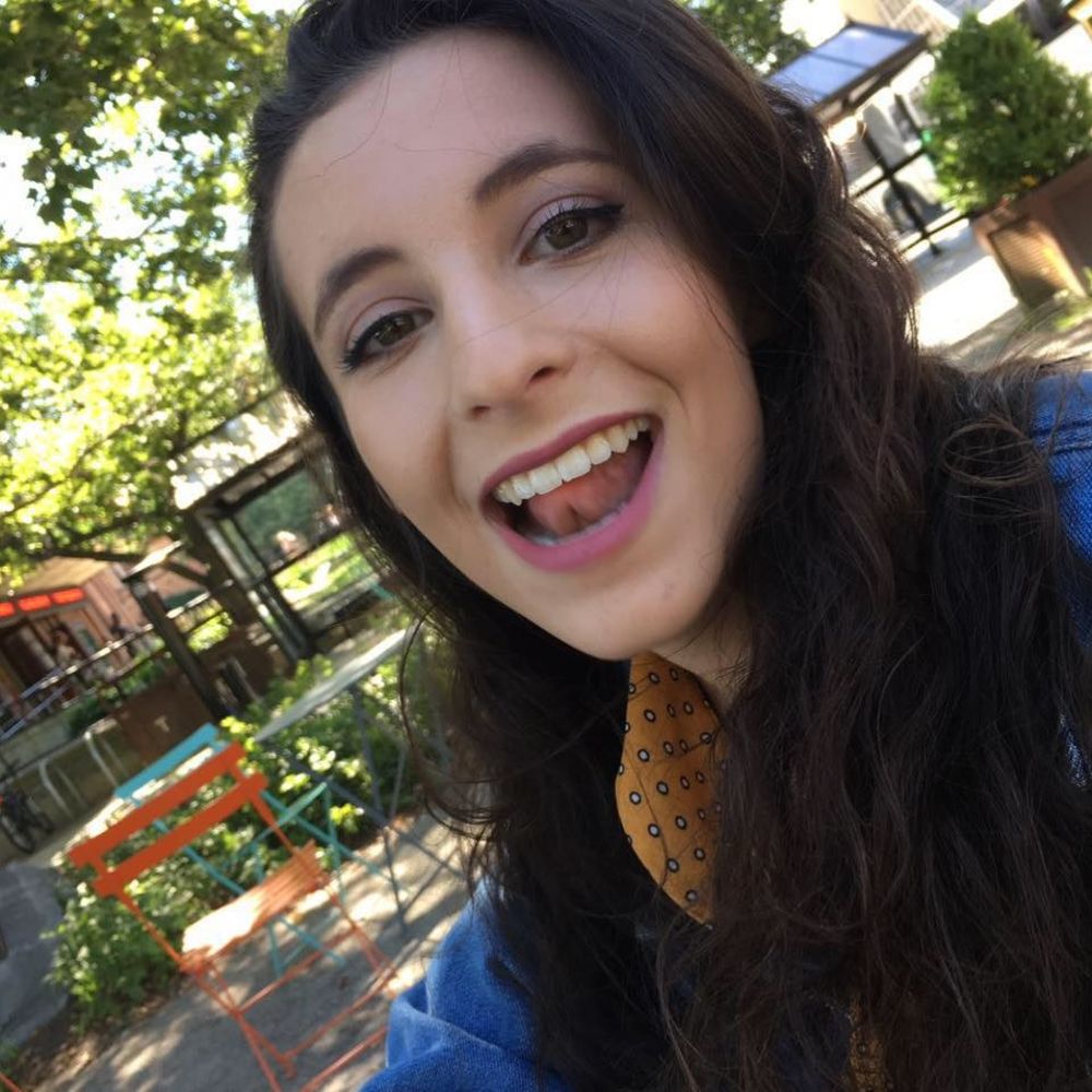 Meet your Posher, Carlie