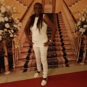 Meet your Posher, Sharon