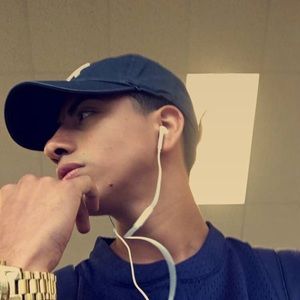 Meet your Posher, Alex