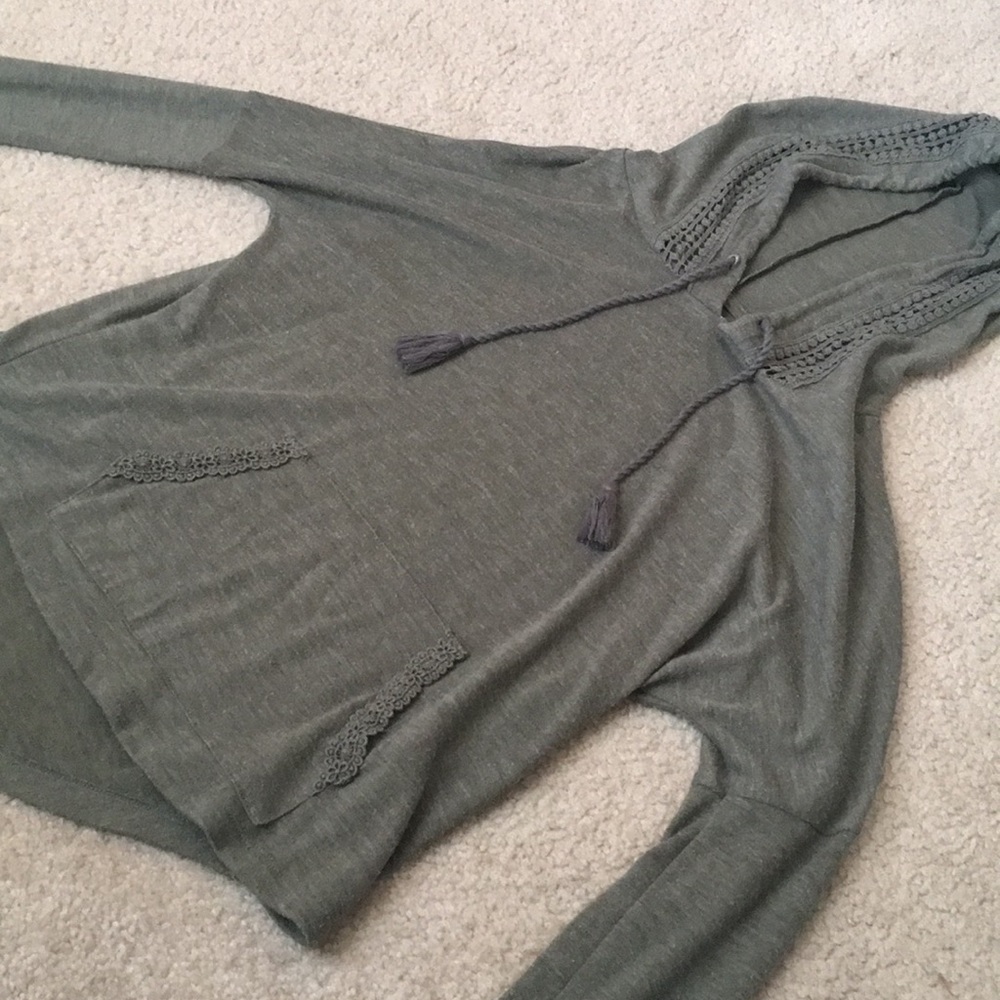 Very Cute Green Pullover Hoodie High Low