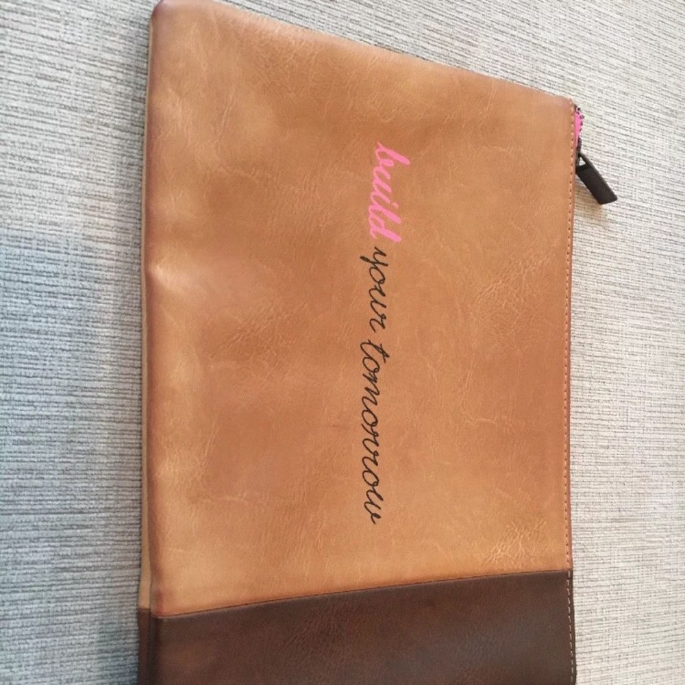 New Toms purse, brown leather clutch.