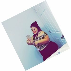 Meet your Posher, Estevanie