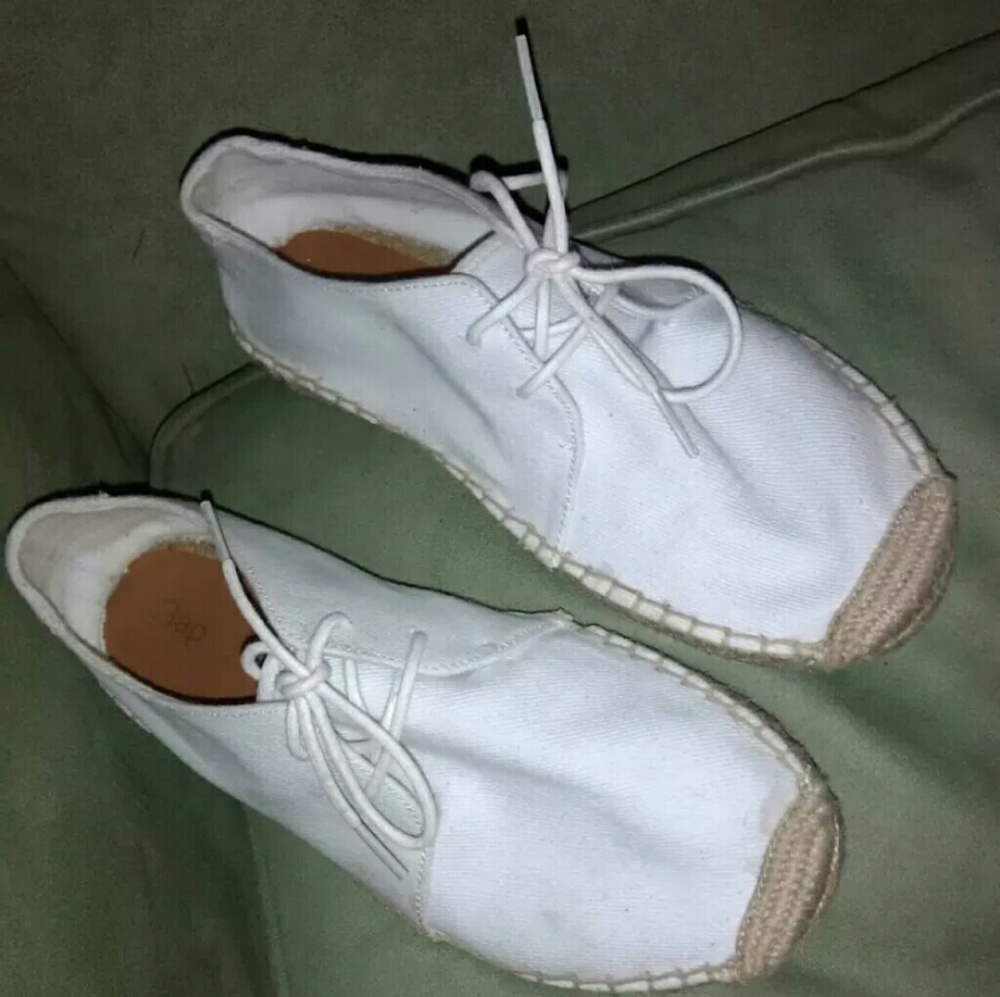 Gap white shoes