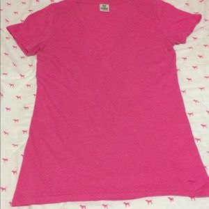 🎀Victoria's Secret PINK v-neck top🎀
