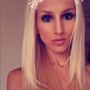 Meet your Posher, Abbey