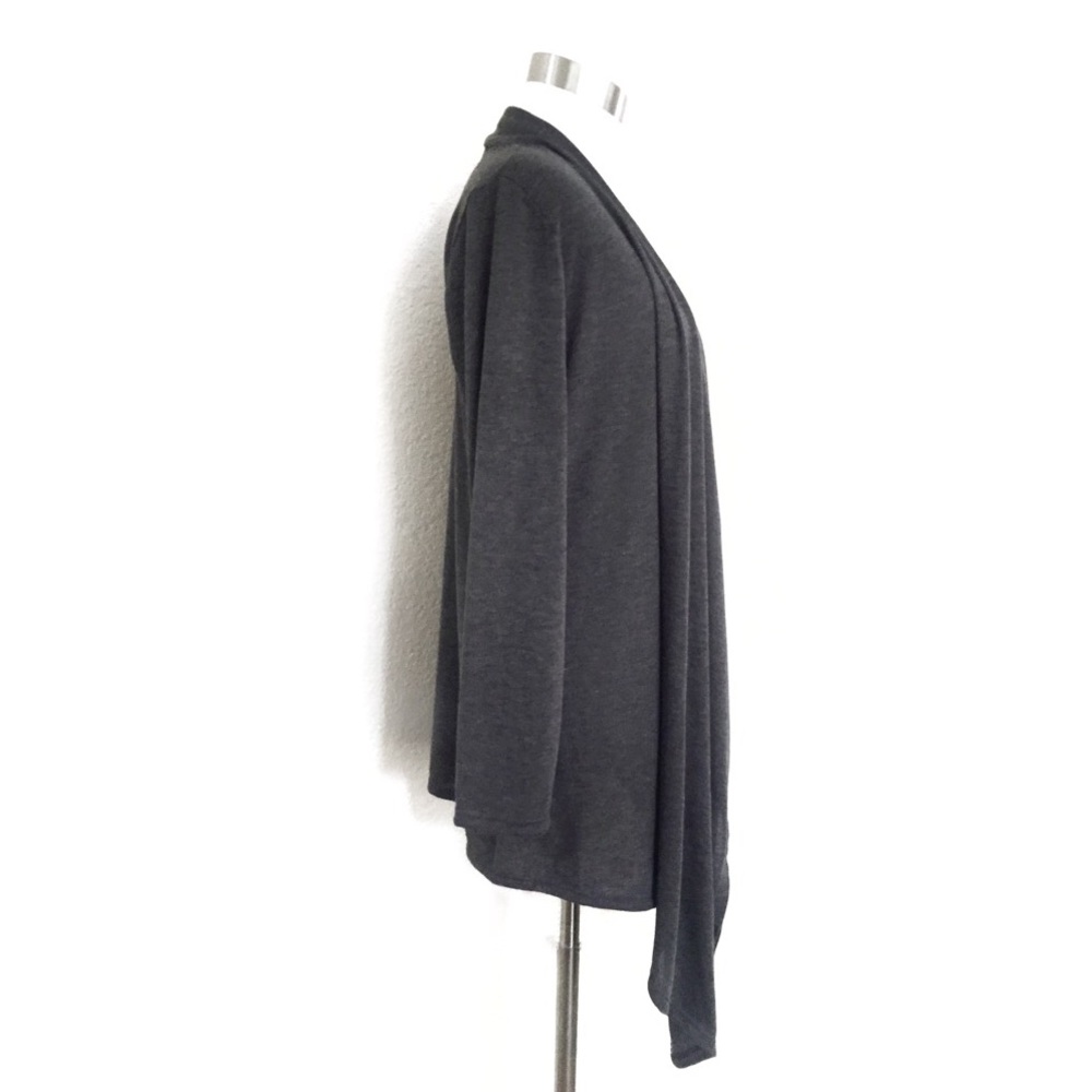 HP ๐Charcoal Gray Sidetail Cardigan - Picture 2 of 4