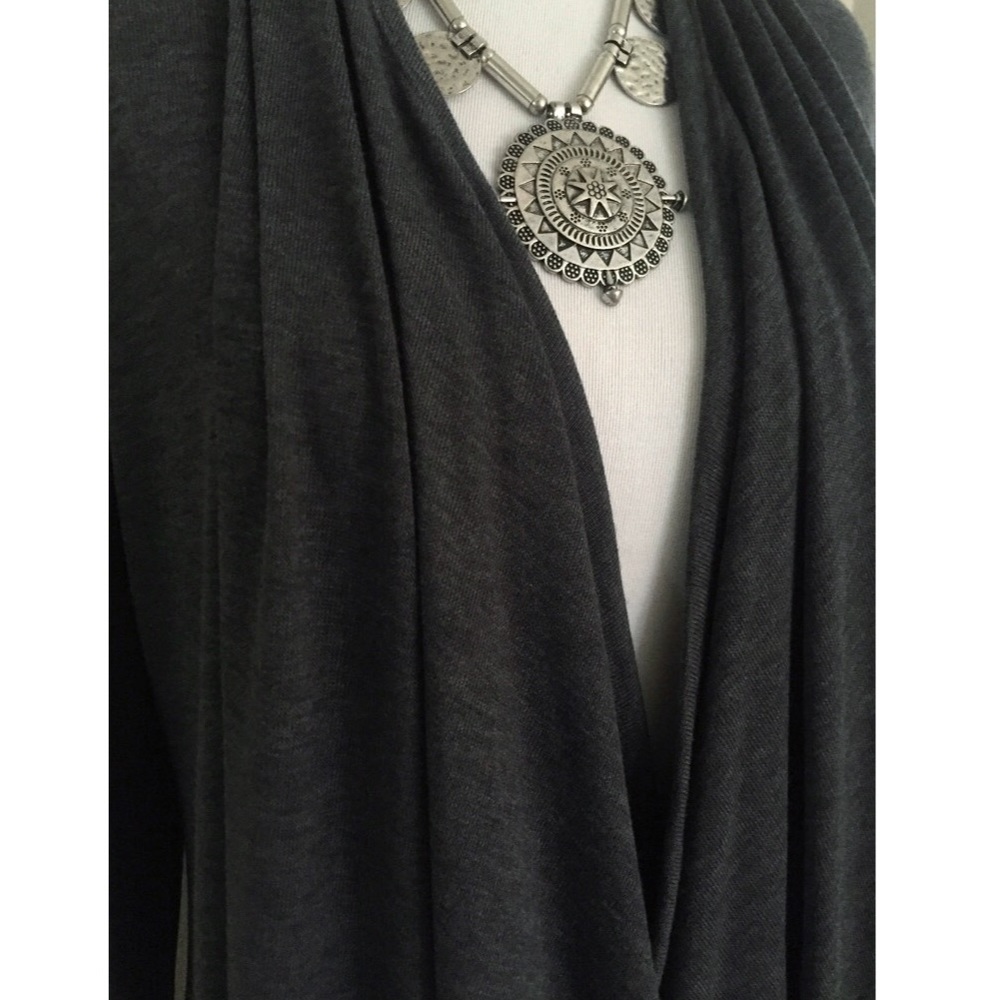 HP ๐Charcoal Gray Sidetail Cardigan - Picture 4 of 4