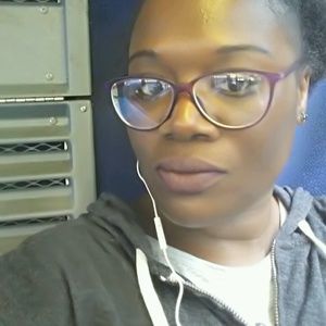 Meet your Posher, Desiree