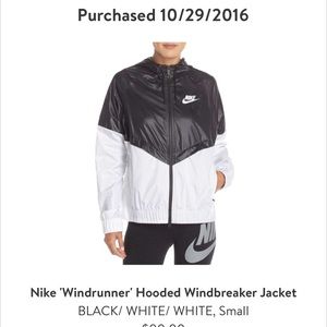 Nike windrunner windbreaker Black white size small