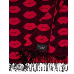 Victoria’s Secret flirt blanket NIP