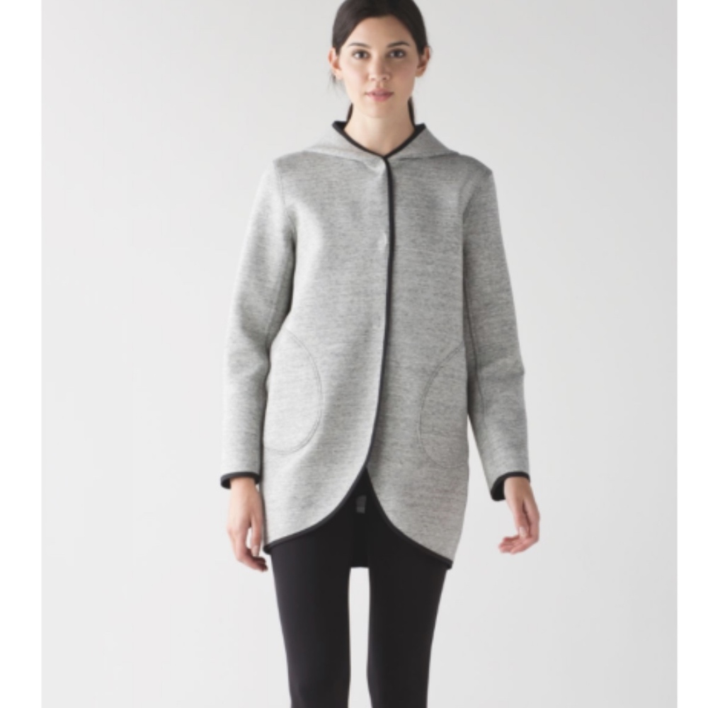 Lululemon City Bound Wrap - reversible