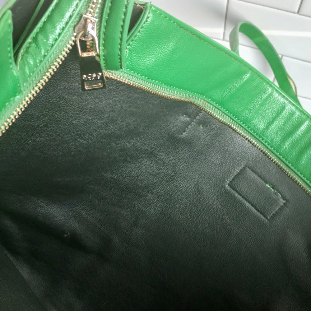 Green BCBG Tote Shoulder Bag with Zipper - Picture 4 of 4