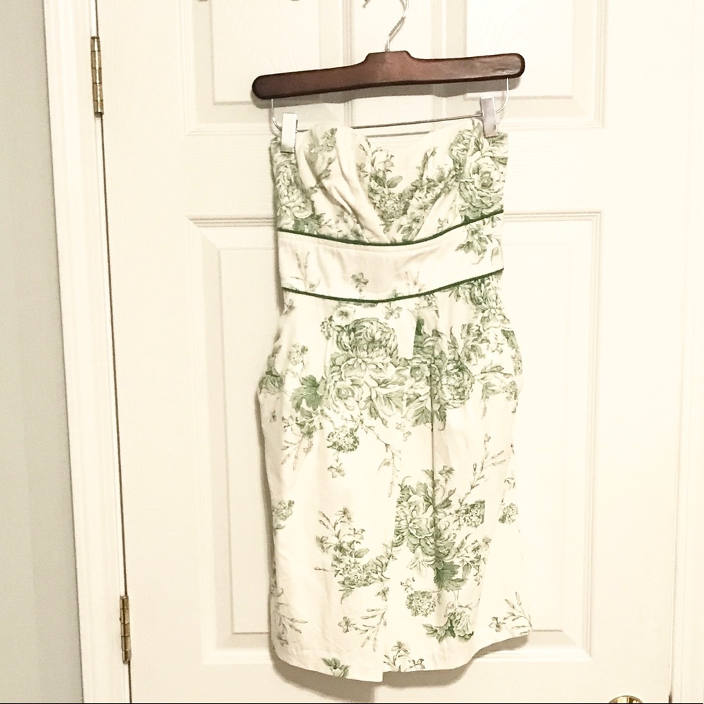 ❄️Beautiful Strapless Dress. Excellent Condition❄️