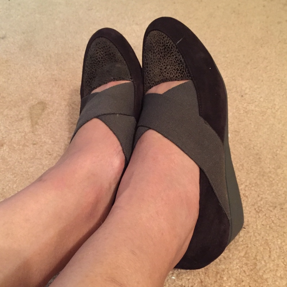 J. RENEE suede wedges - Picture 1 of 7