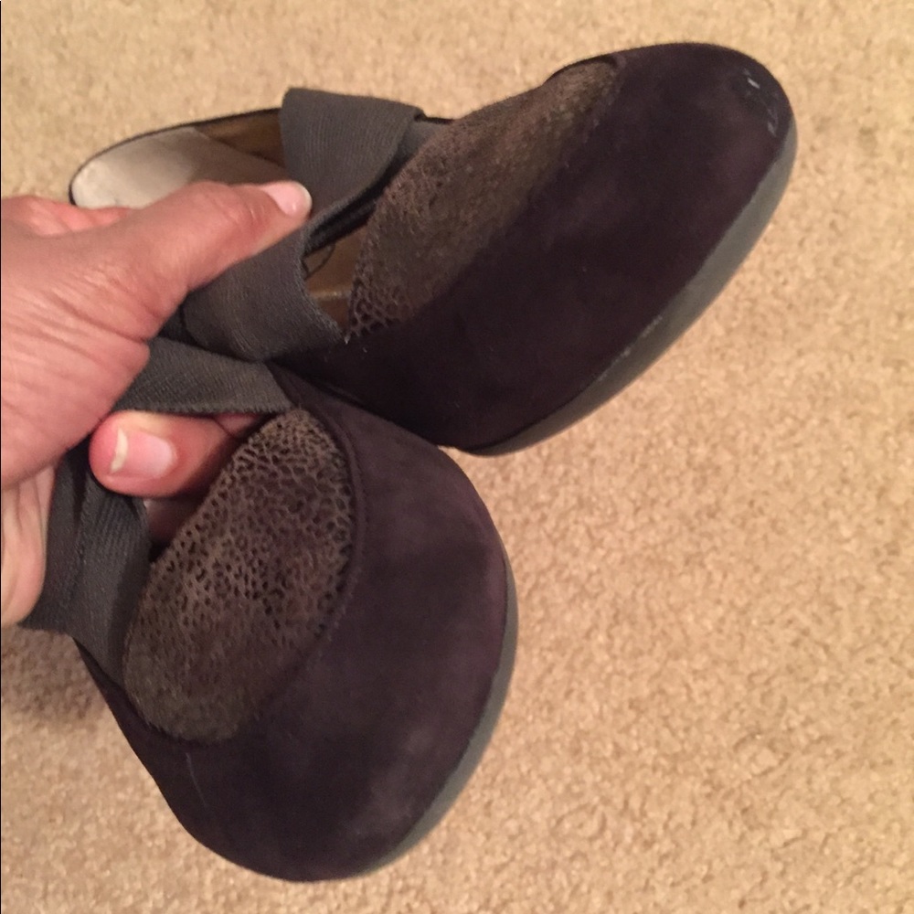 J. RENEE suede wedges - Picture 4 of 7
