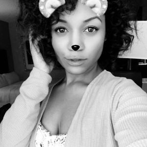 Meet your Posher, Dee