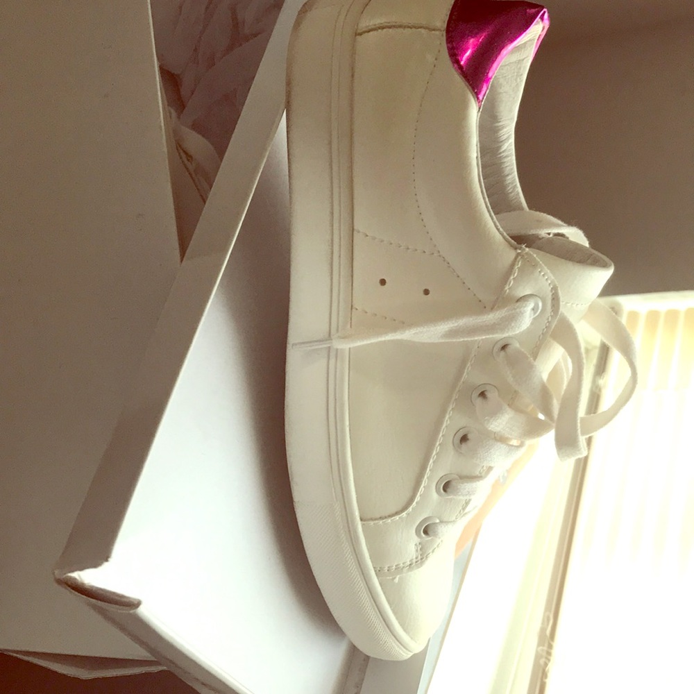 Steve Madden sneakers