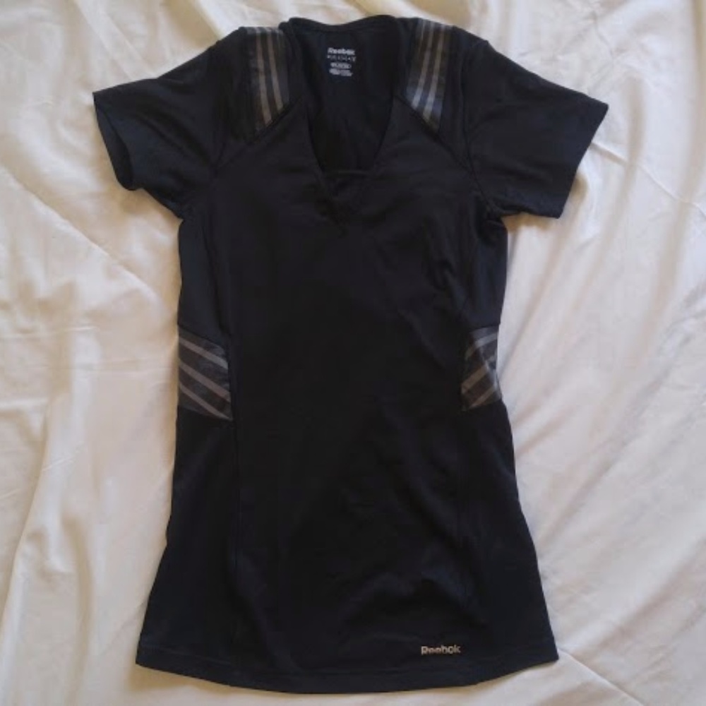 Reebok Fitted Black Work Out Top EASYTONE