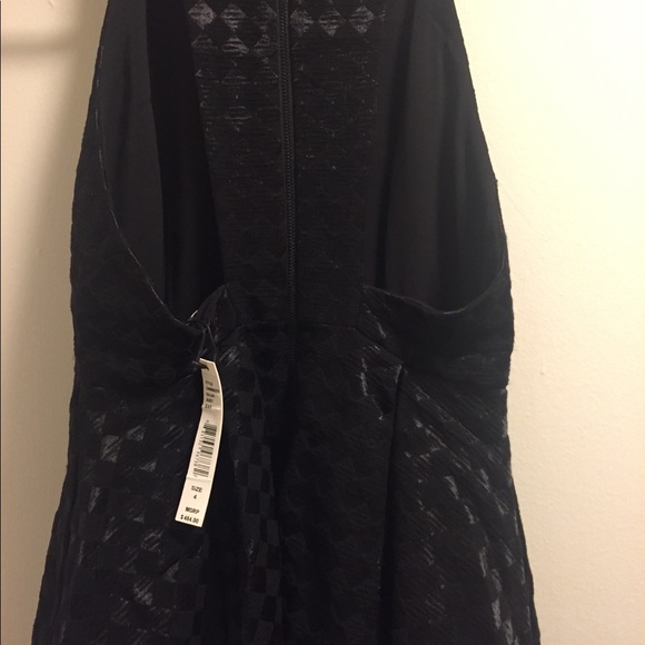 NWT Alice + Olivia Winter Checked Dress $484. Sz 4 - Picture 6 of 8