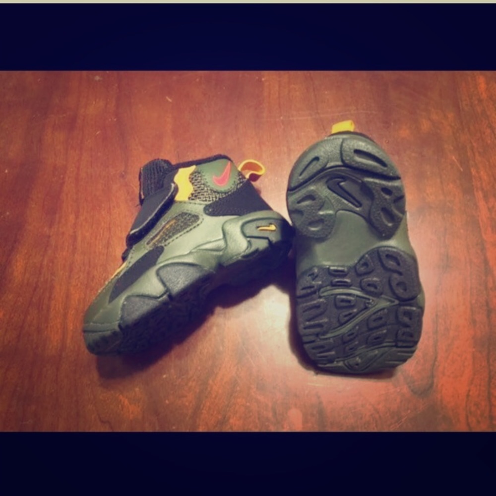 Nike 3c shoes.