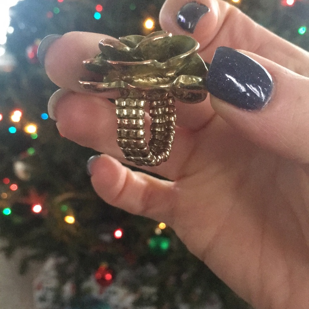 Beautiful ring - Picture 2 of 2
