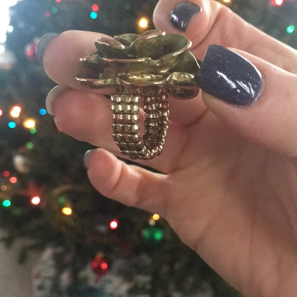 Beautiful ring - Picture 2 of 2