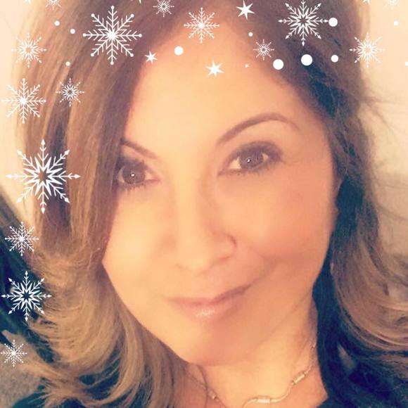 Meet your Posher, Mari - Picture 1 of 1