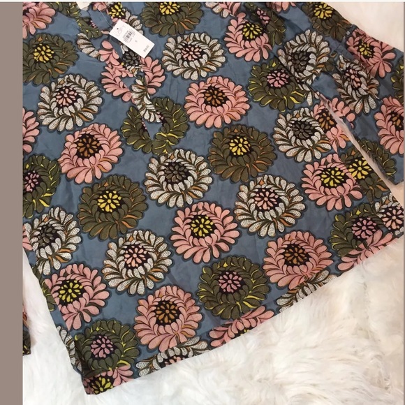 Ann Taylor Loft Women's Blouse Size: Small - Picture 2 of 5