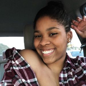 Meet your Posher, Devonne