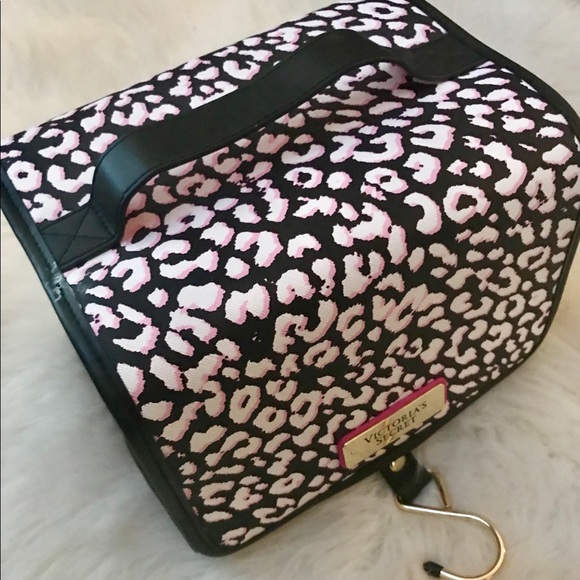 💕Victoria’s Secret Hanging Travel Bag💕 NWT - Picture 2 of 7