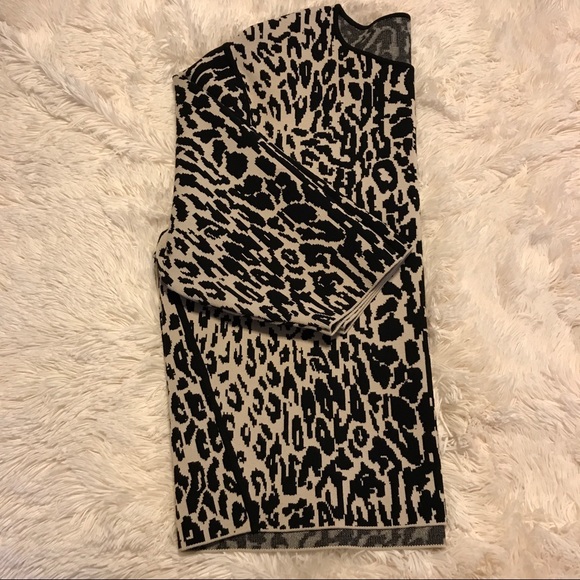 ANN TAYLOR // Structured Leopard Print Sweater, M - Picture 7 of 8