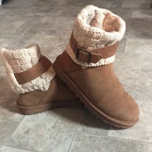 Ugg Casidee knitted chestnut boot