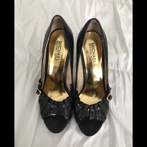Michael Kors size 6 1/2