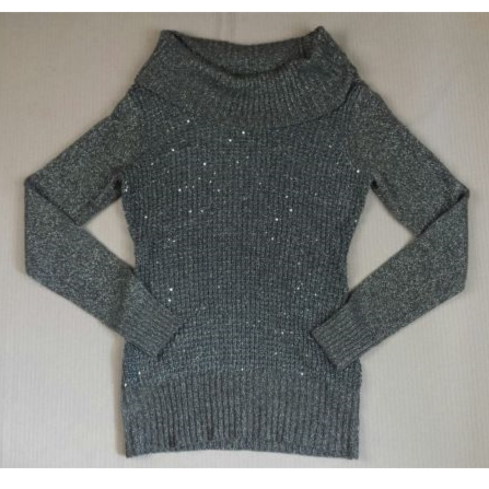 Womems Sweater Size Medium
