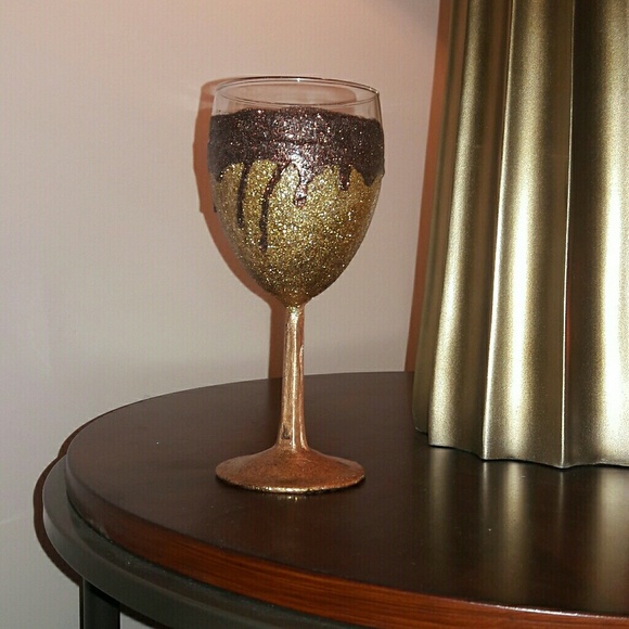 Custom wine glass - Picture 1 of 1