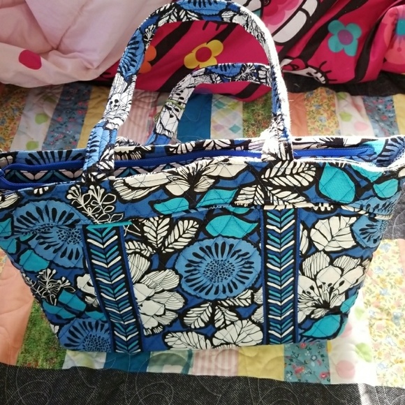 NWT Vera Bradley - Picture 3 of 4
