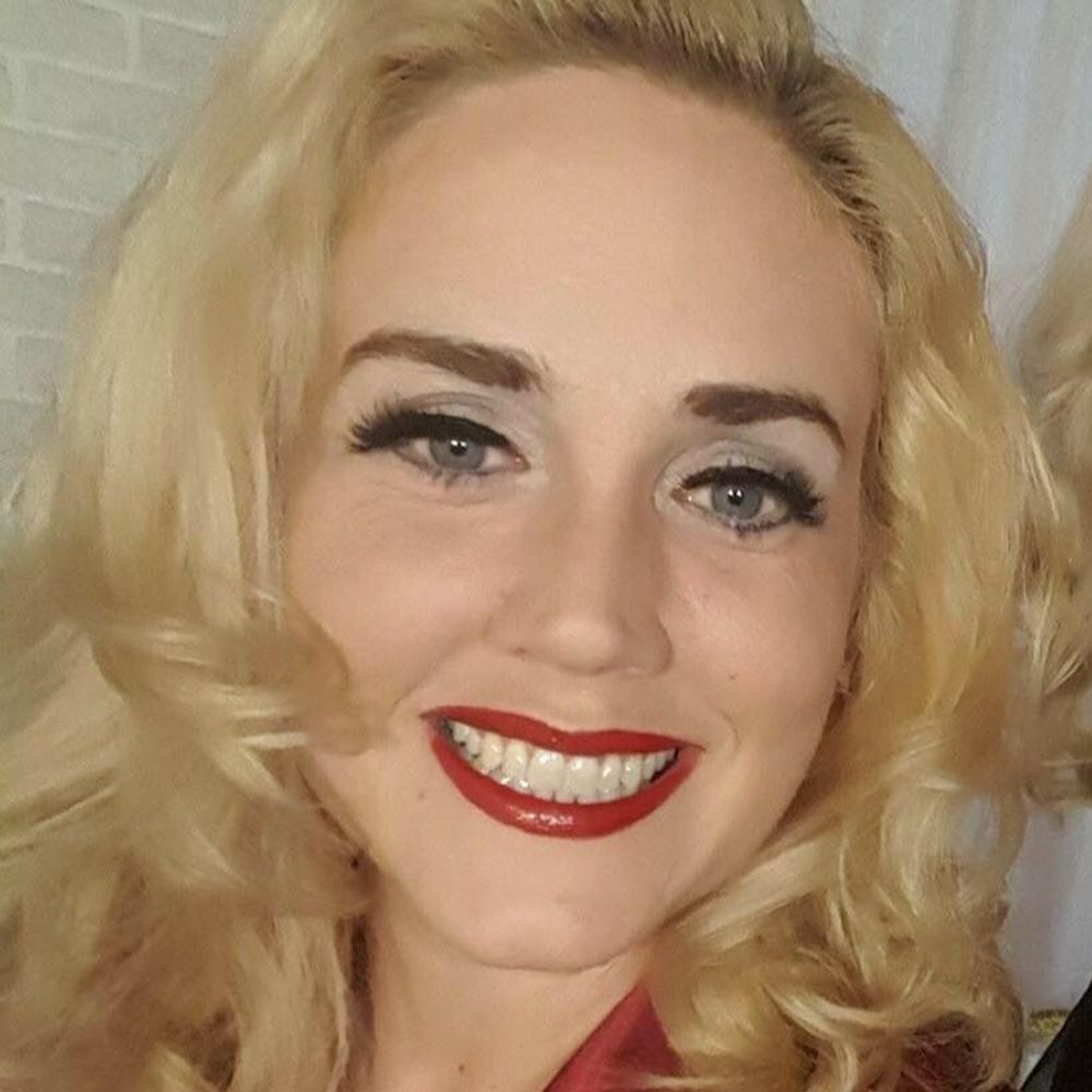 Meet your Posher, Danielle