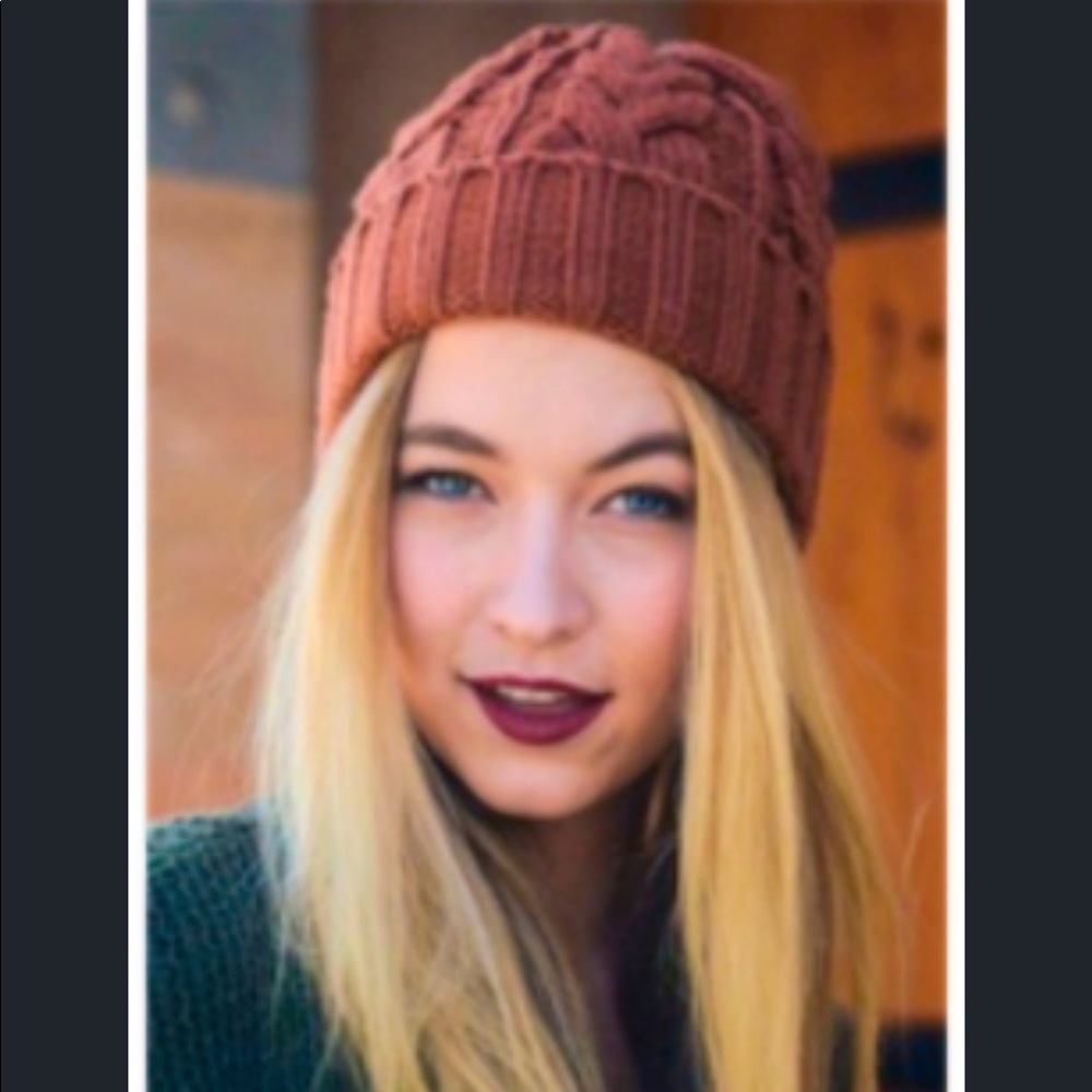 ❗️SOLD❗️Soft Luxe Fold Over Beanie in Rust - Picture 5 of 9