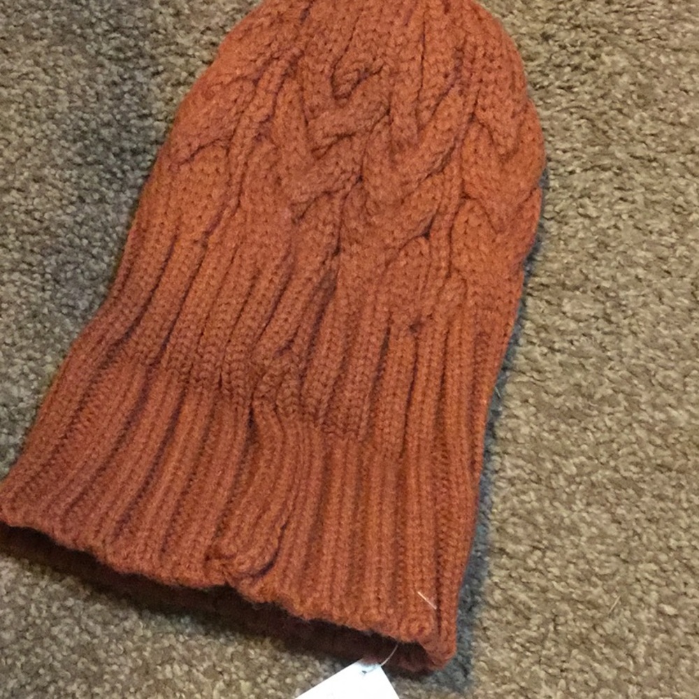 ❗️SOLD❗️Soft Luxe Fold Over Beanie in Rust - Picture 4 of 9