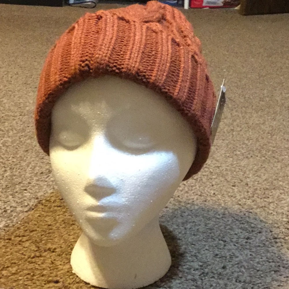 ❗️SOLD❗️Soft Luxe Fold Over Beanie in Rust - Picture 7 of 9
