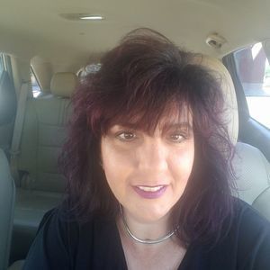 Meet your Posher, Selena