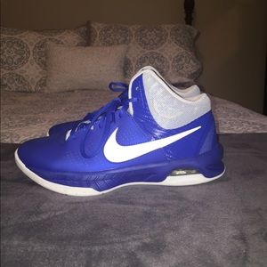 blue nike basketball shoes