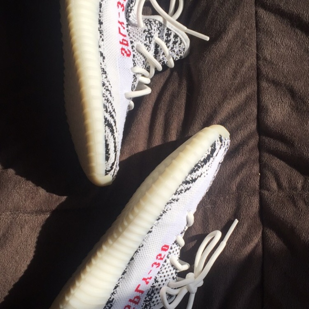Yeezy Boost 350 V2