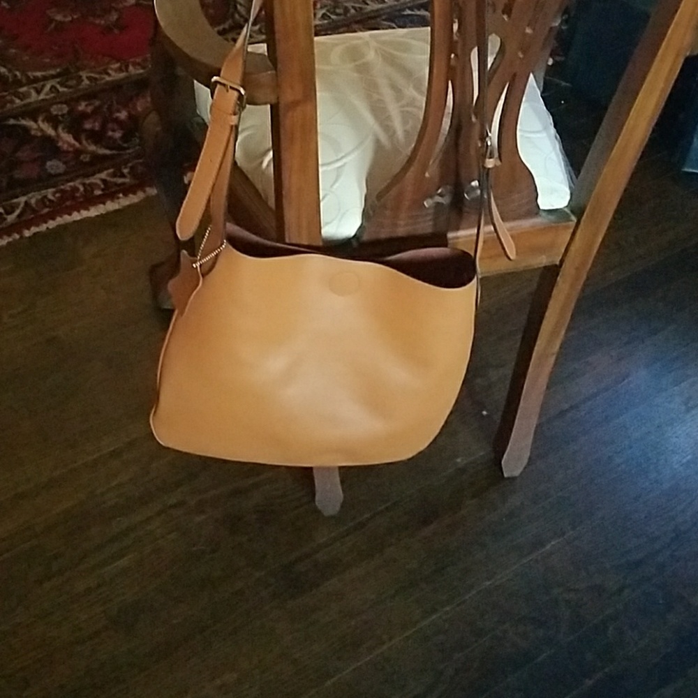 Genuine leather shoulder bag