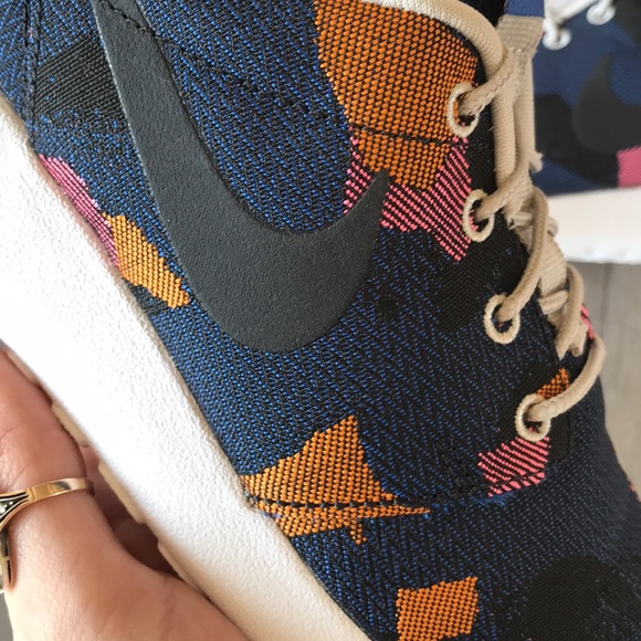 NWT Nike Roshe Print Rare 🍭 - Picture 8 of 8