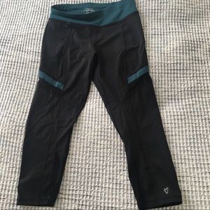 Betsey Johnson workout cropped pants!