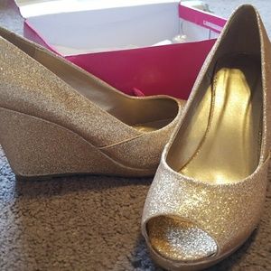 Gold glitter wedges