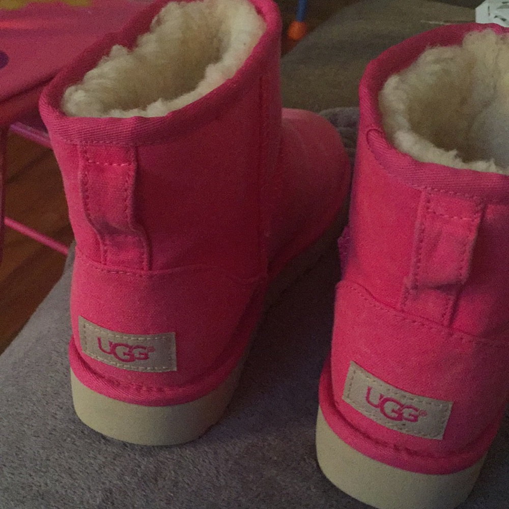 Pink uggs